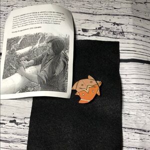Vintage Lois Beardslee Ojibwe birch turtle pin